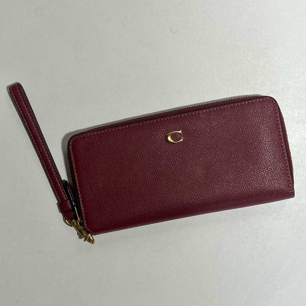LikeNew $225 COACH Continental ZipAround Leather Wristlet Clutch Wallet Burgundy - Picture 2 of 15